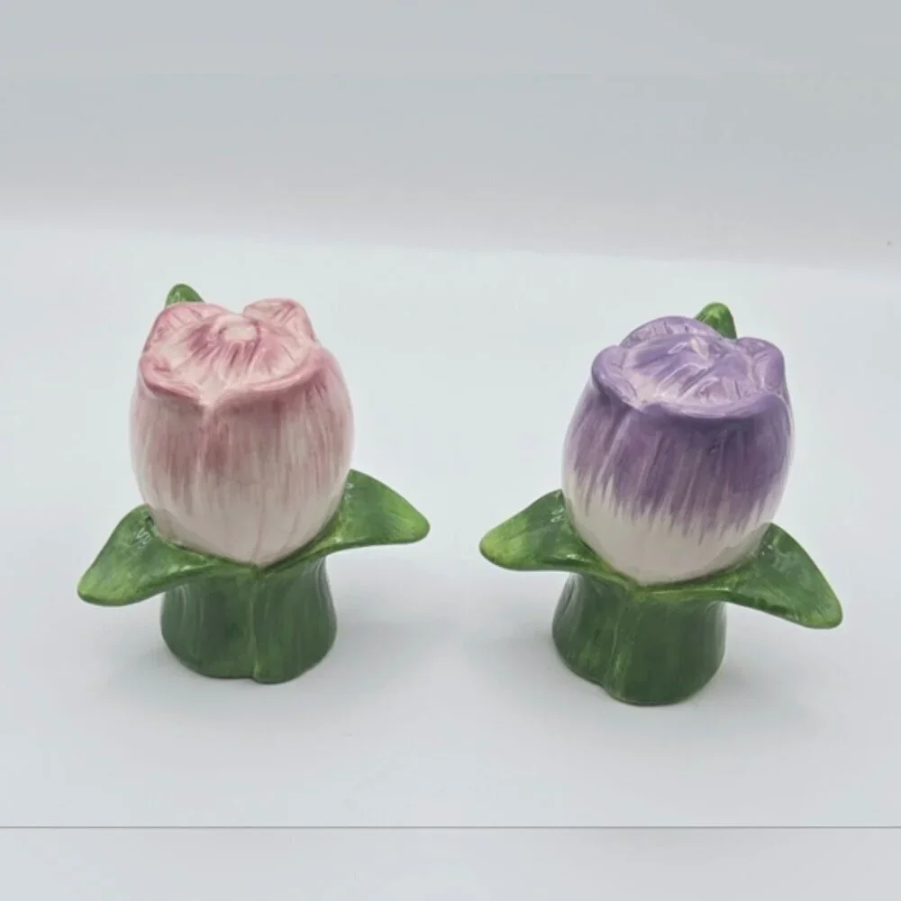 Vintage 90's Set of Ceramic Tulip Salt and Pepper Shakers ~ Farmhouse
